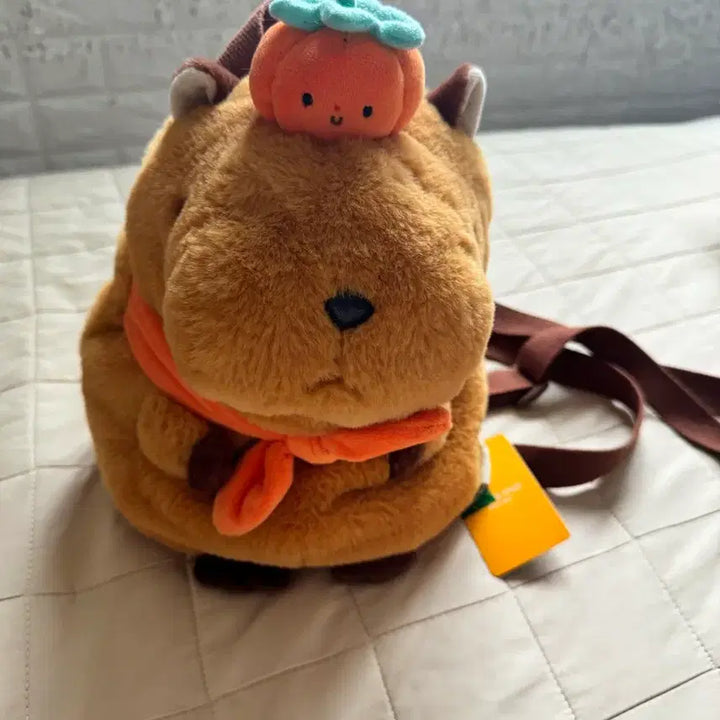 [BUNJANG] Everland Capybara Plush Bag / 급처 에버랜드 카피바라 인형가방