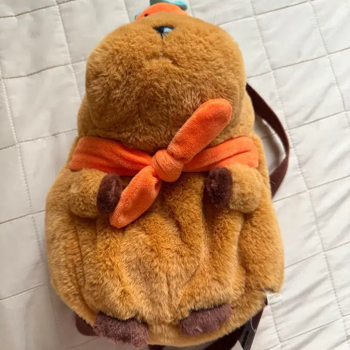 [BUNJANG] Everland Capybara Plush Bag / 급처 에버랜드 카피바라 인형가방