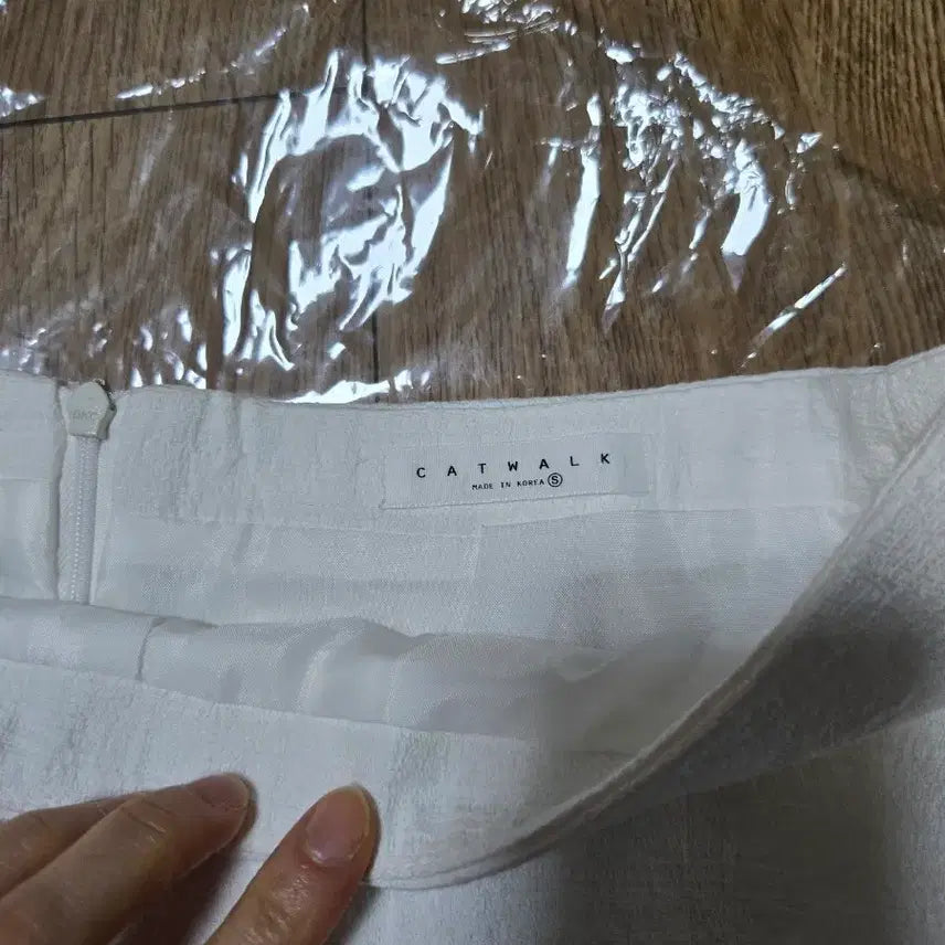 [BUNJANG] CATWALK White Spandex Mini Skirt / 캣워크 : 화이트 스판 미니 스커트