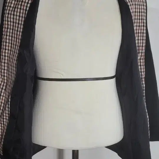 [BUNJANG] Black Windbreaker Jacket with Checkered Lining (L) / 후드 체크 안감 블랙 바람막이 자켓 L