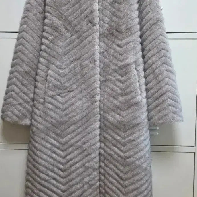 [BUNJANG] Closet Nine Vegan Mink Long Coat - Gray, S / 클로젯나인 사선 비건 밍크 롱 코트 - 그레이,S