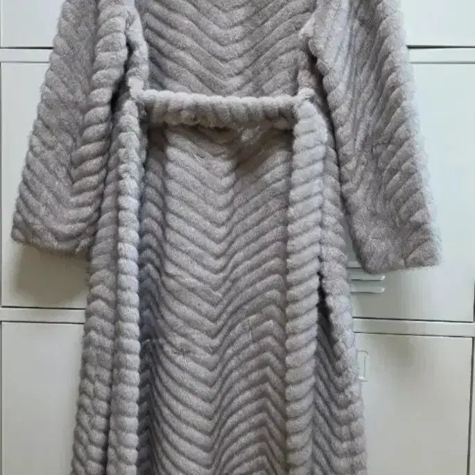 [BUNJANG] Closet Nine Vegan Mink Long Coat - Gray, S / 클로젯나인 사선 비건 밍크 롱 코트 - 그레이,S