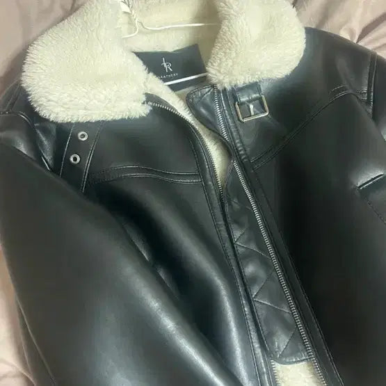 [BUNJANG] Leatherly Oblique Mouton / 레더리 오블리크 무스탕