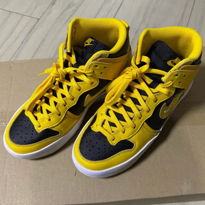 [BUNJANG] Nike Dunk High Up Black and Varsity Maize Sneakers / 나이키 덩크 하이 업 블랙 앤 바시티 메이즈