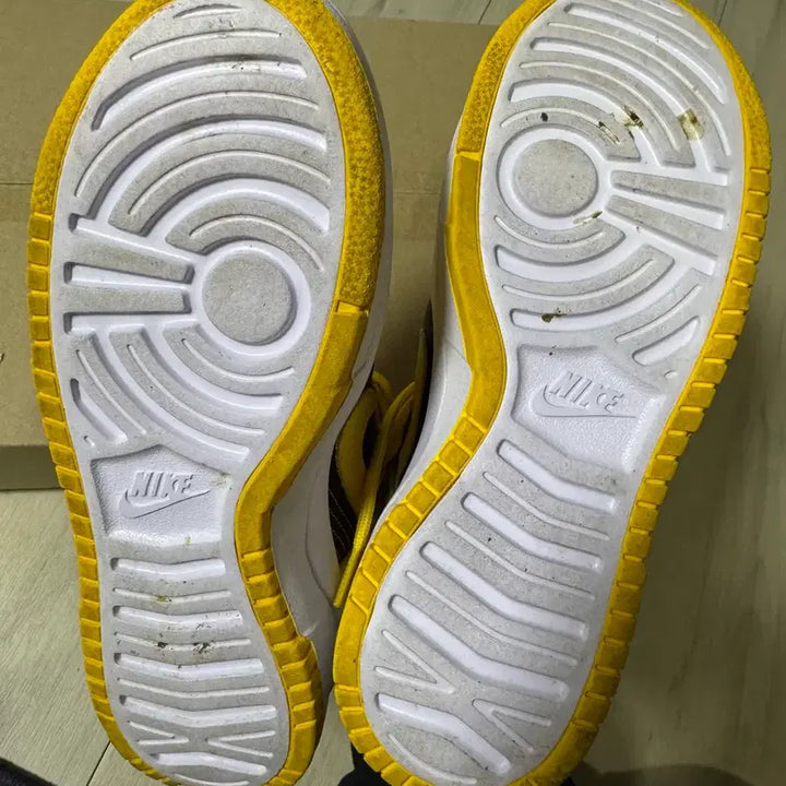 [BUNJANG] Nike Dunk High Up Black and Varsity Maize Sneakers / 나이키 덩크 하이 업 블랙 앤 바시티 메이즈