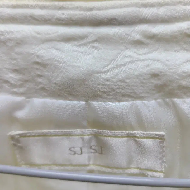 [BUNJANG] SJSJ Ivory Tweed Jacket / SJ SJ 아이보리 트위드 자켓