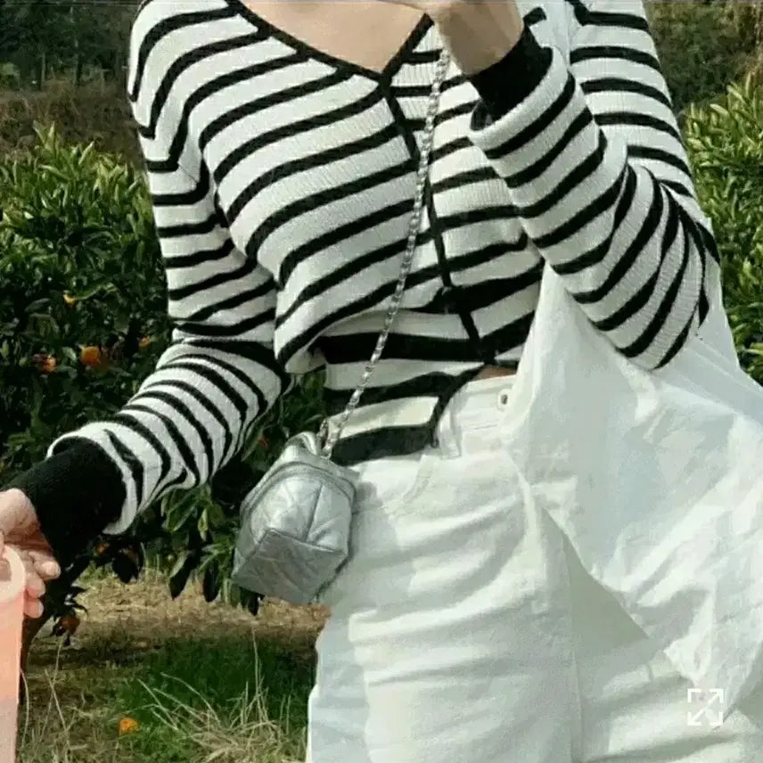 [BUNJANG] Ably Striped Slit Knit Cardigan / (특가)에이블리 스트라이프 슬릿 니트