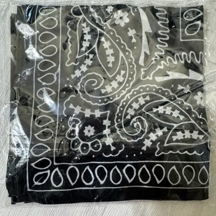 [BUNJANG] 2NE1 Welcome Back Bandana / 투애니원 웰컴백 반다나