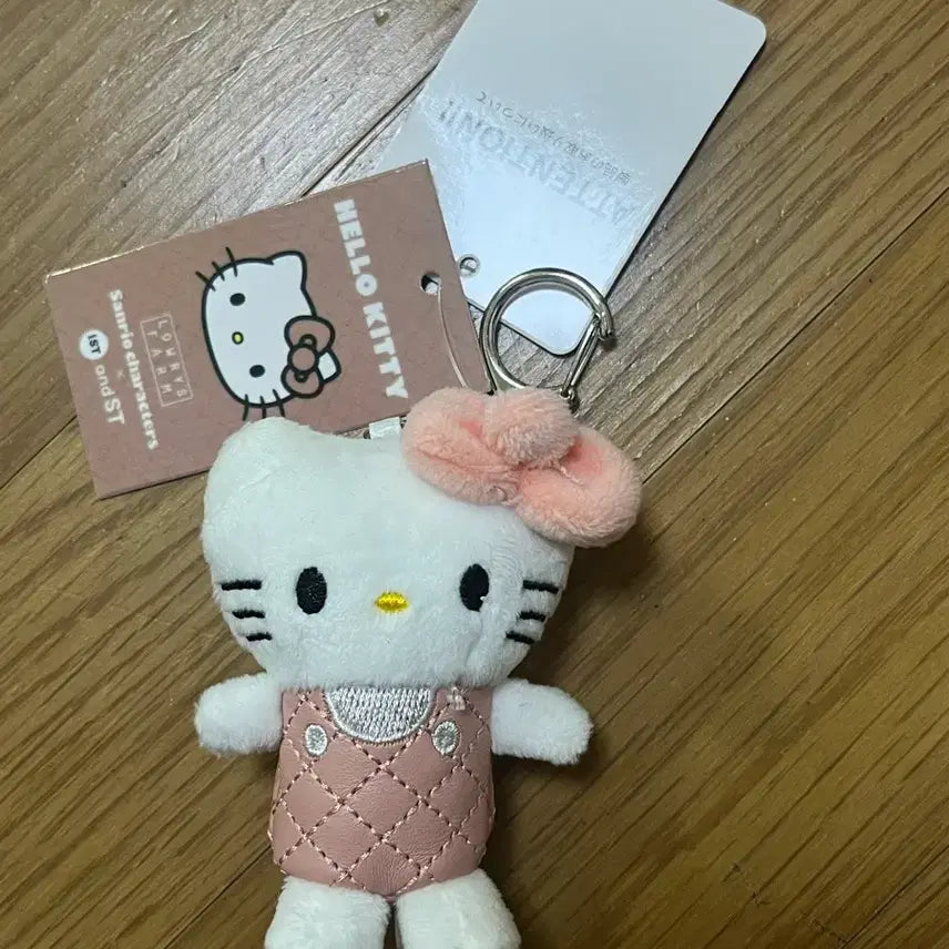 [BUNJANG] Lorizfarm Mpercent Hello Kitty Doll Keychain / 로리즈팜 미퍼센트 키티 인형 키링 / 산리오 헬로키티