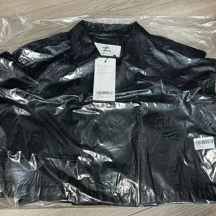 [BUNJANG] Make a Toast Vegan Leather Cropped Jacket / 메이크어토스트 크롭 비건 레더 자켓