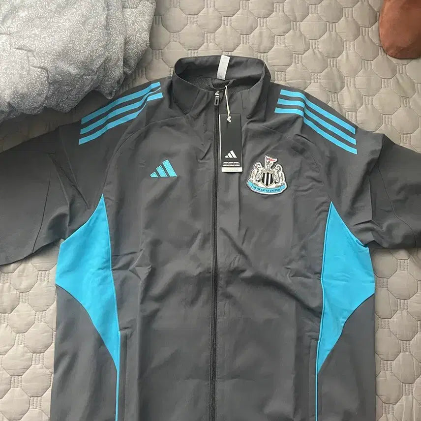 [BUNJANG] Adidas Newcastle Windbreaker Jacket / 아디다스 뉴캐슬 바람막이 자켓 오늘만 이 가격 마지막 가격내림