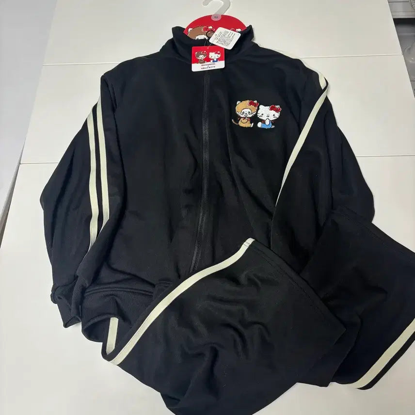 [BUNJANG] Monchhichi Kitty Training Set / 몬치치 키티 콜라보 트레이닝 집업 + 바지 세트