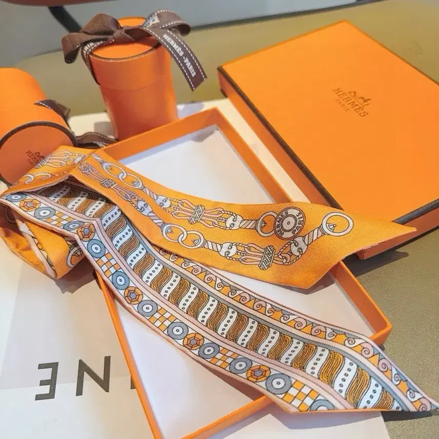 [BUNJANG] Hermes Silk Twilly Scarf / 에르메스 실크 스카프