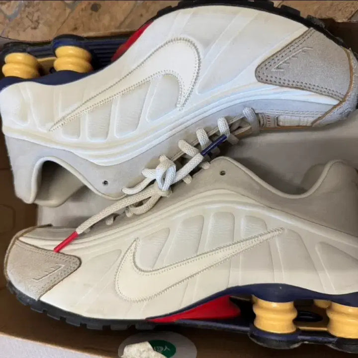 [BUNJANG] Nike Shox R4 Premium Light Iron Ore and Phantom Sneakers / 나이키 샥스 R4 프리미엄 라이트 아이언 오어 앤 팬텀