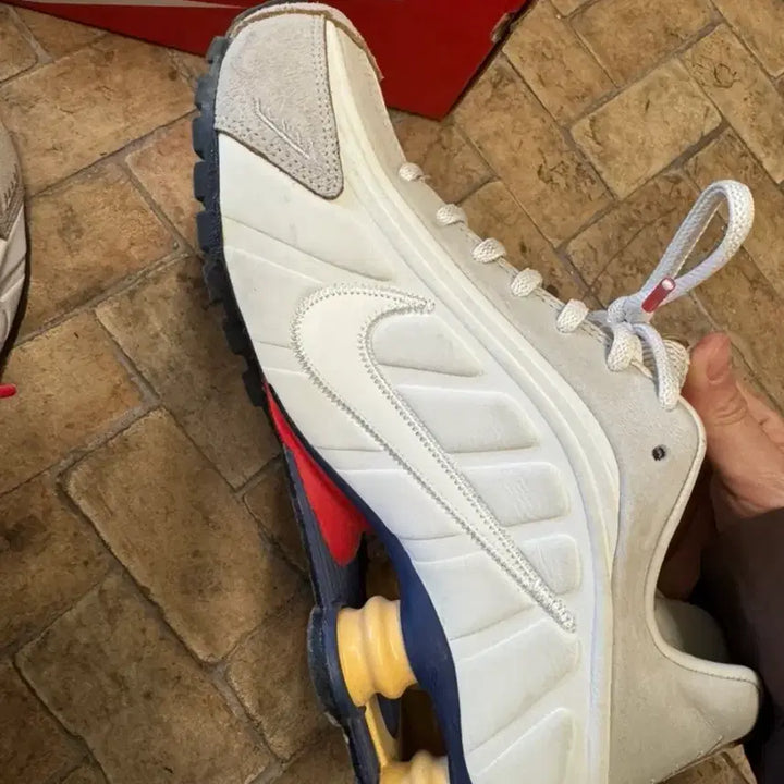 [BUNJANG] Nike Shox R4 Premium Light Iron Ore and Phantom Sneakers / 나이키 샥스 R4 프리미엄 라이트 아이언 오어 앤 팬텀