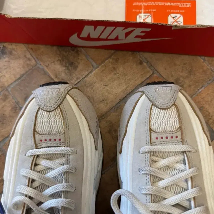 [BUNJANG] Nike Shox R4 Premium Light Iron Ore and Phantom Sneakers / 나이키 샥스 R4 프리미엄 라이트 아이언 오어 앤 팬텀