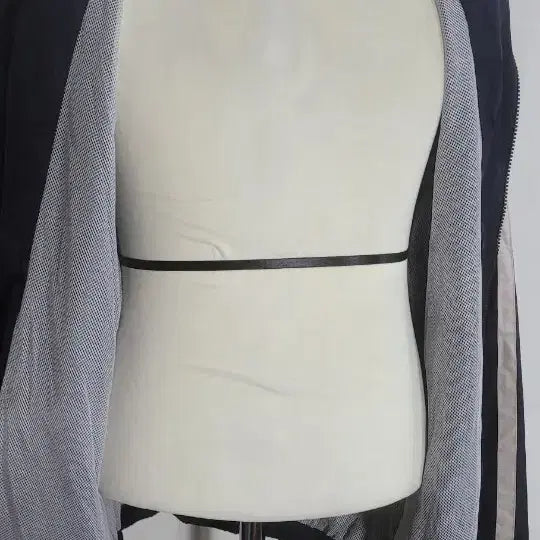 [BUNJANG] LA Gear Navy Windbreaker Jumper / 엘에이 기어 네이비 바람막이 점퍼110