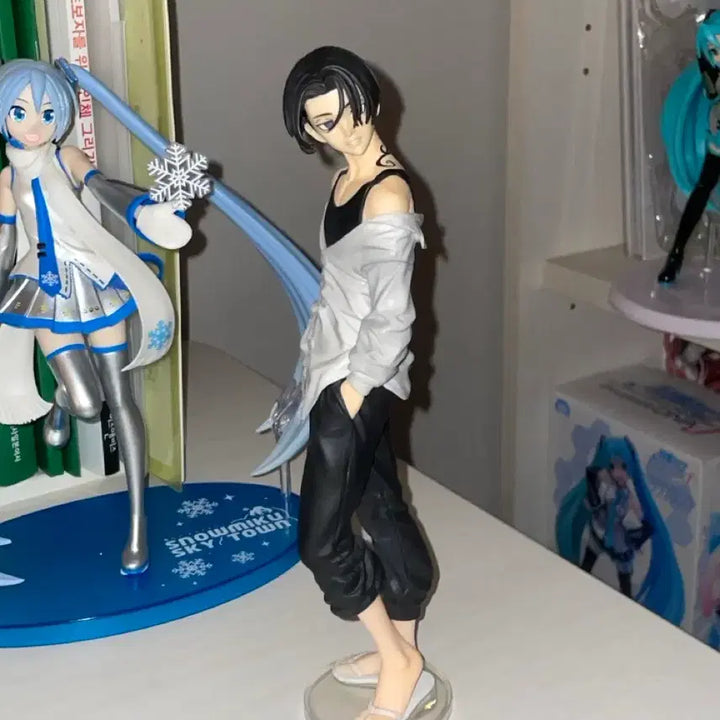 [BUNJANG] Philippines Mikey Figure / 필리핀 마이키 피규어