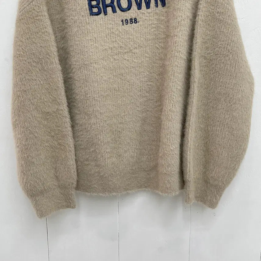 [BUNJANG] KUOSE Brown Embroidered Oatmeal Knit Sweater / KUOSE 브라운 자수 오트밀 니트