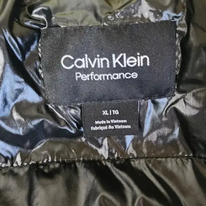 [BUNJANG] Calvin Klein Quilted Bomber Jacket / Calvin Klein 캘빈클라인 퀼팅 패딩 봄버자켓