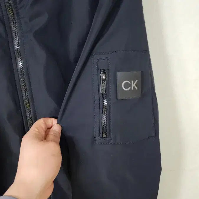 [BUNJANG] Calvin Klein Quilted Bomber Jacket / Calvin Klein 캘빈클라인 퀼팅 패딩 봄버자켓