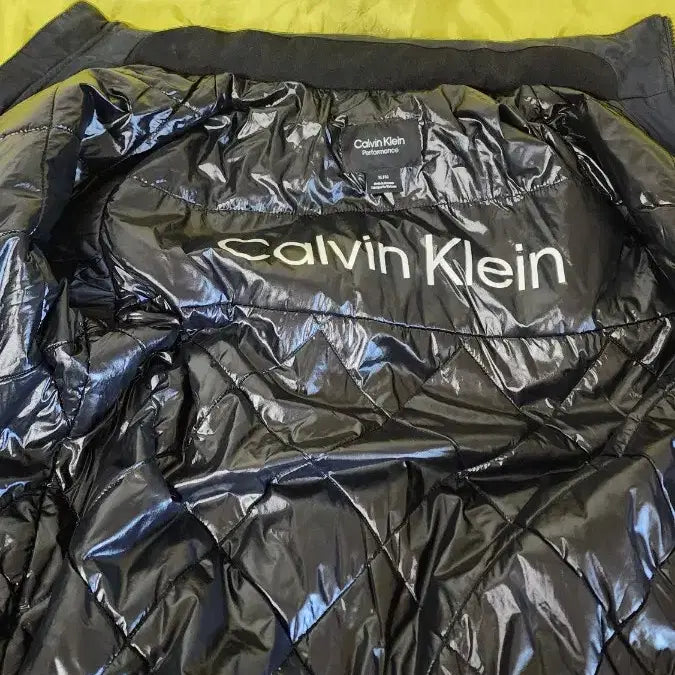 [BUNJANG] Calvin Klein Quilted Bomber Jacket / Calvin Klein 캘빈클라인 퀼팅 패딩 봄버자켓