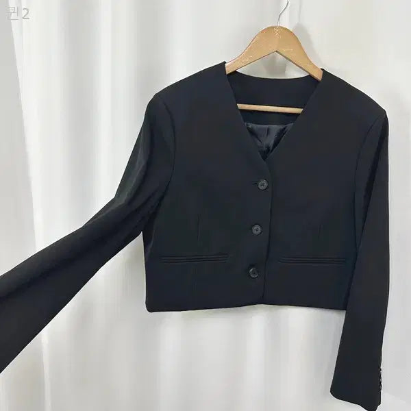 [SOLD OUT] 무신사스탠다드 여자 브이넥 크롭자켓 검정 M