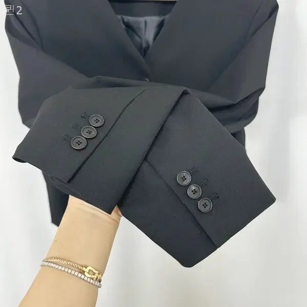 [SOLD OUT] 무신사스탠다드 여자 브이넥 크롭자켓 검정 M