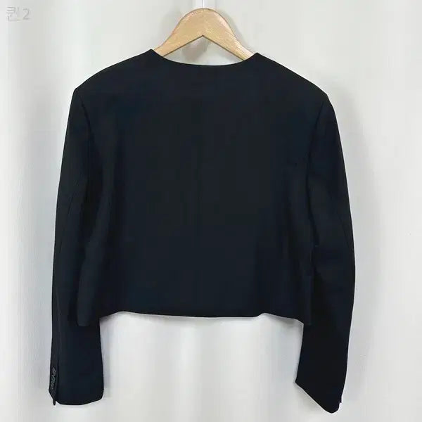 [SOLD OUT] 무신사스탠다드 여자 브이넥 크롭자켓 검정 M