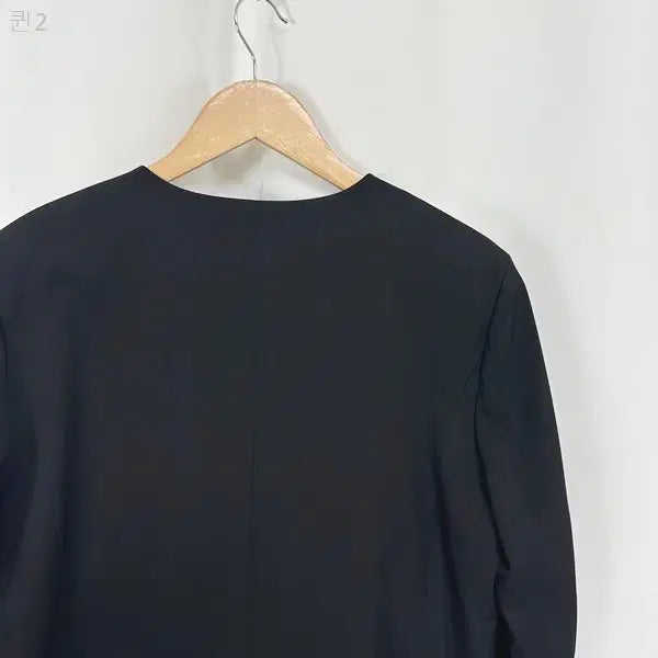 [SOLD OUT] 무신사스탠다드 여자 브이넥 크롭자켓 검정 M