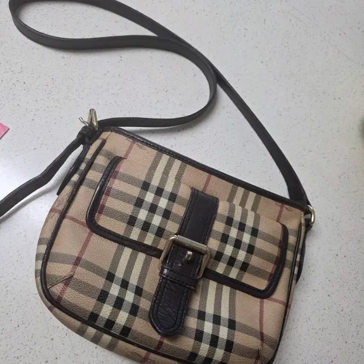 [BUNJANG] Burberry Crossbody Bag / 버버리 크로스 가방