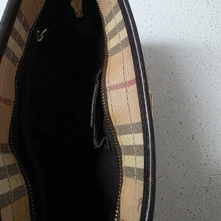 [BUNJANG] Burberry Crossbody Bag / 버버리 크로스 가방