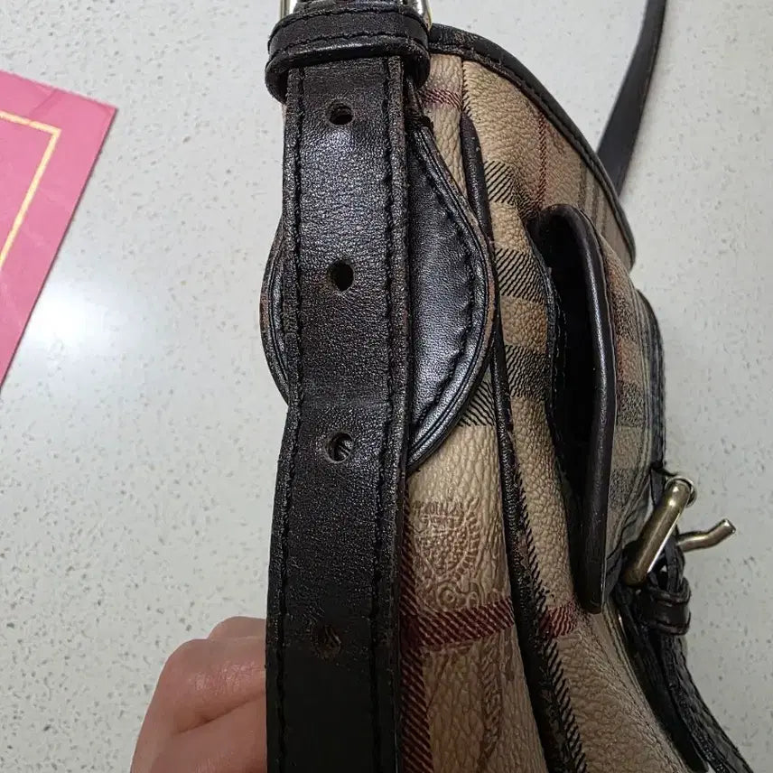 [BUNJANG] Burberry Crossbody Bag / 버버리 크로스 가방