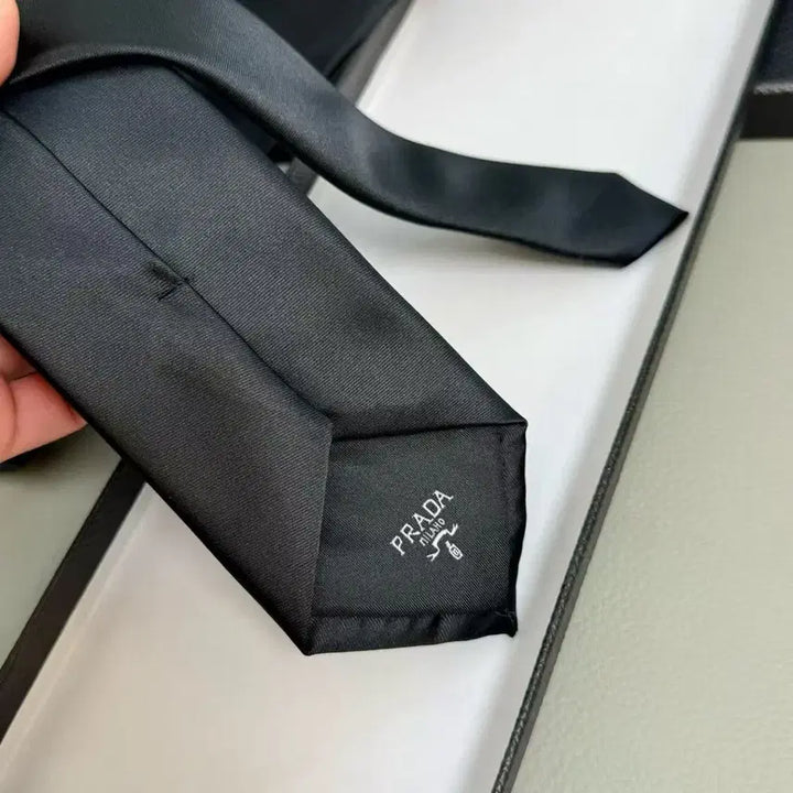 [BUNJANG] Prada Black Tie / 프라다 패셔너블 캐주얼 블랙 넥타이남녀 공용