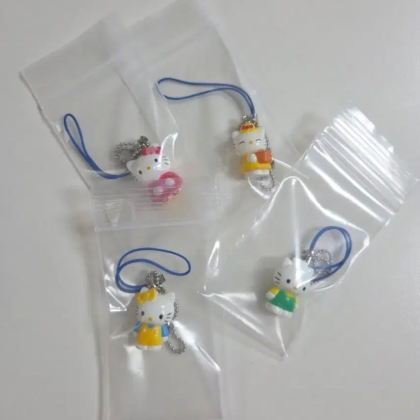 [BUNJANG] Kitty Strap Set (4 Items) / 고전키티 스트랩 4종 세트판매