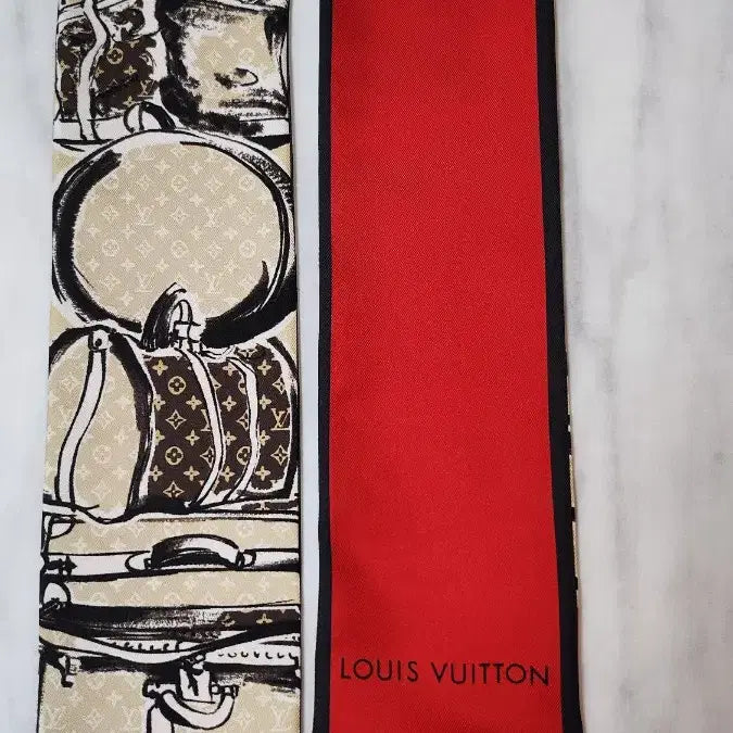 [BUNJANG] Louis Vuitton Trunk Monogram Bando Scarf / 루이비통의 트렁크 모노그램 방도 스카 프(모델명: M73964)입니다.
