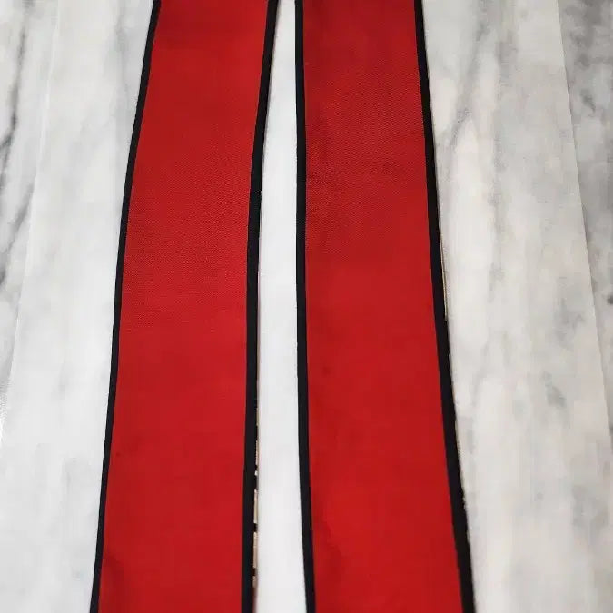 [BUNJANG] Louis Vuitton Trunk Monogram Bando Scarf / 루이비통의 트렁크 모노그램 방도 스카 프(모델명: M73964)입니다.