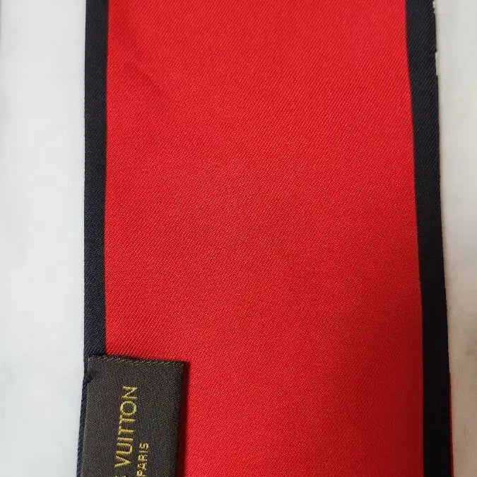 [BUNJANG] Louis Vuitton Trunk Monogram Bando Scarf / 루이비통의 트렁크 모노그램 방도 스카 프(모델명: M73964)입니다.