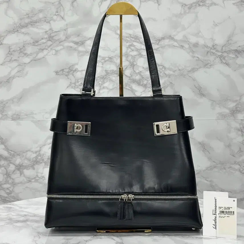 [BUNJANG] Salvatore Ferragamo Gancini Leather Handbag / ( 정품 ) 페라가모 간치니 레더 핸드