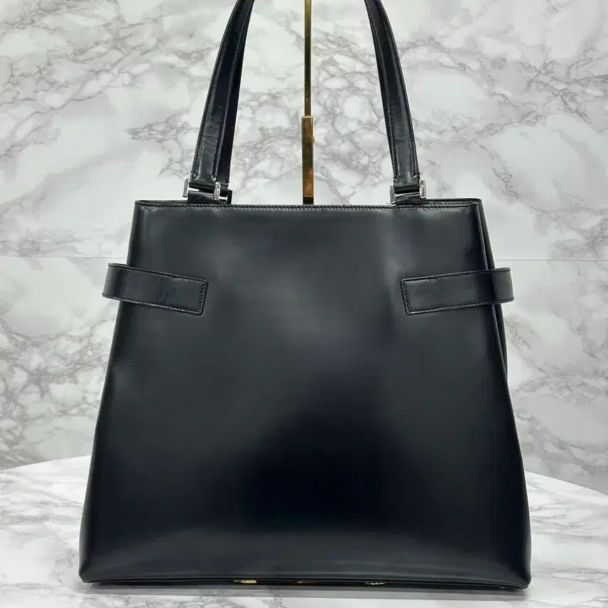 [BUNJANG] Salvatore Ferragamo Gancini Leather Handbag / ( 정품 ) 페라가모 간치니 레더 핸드