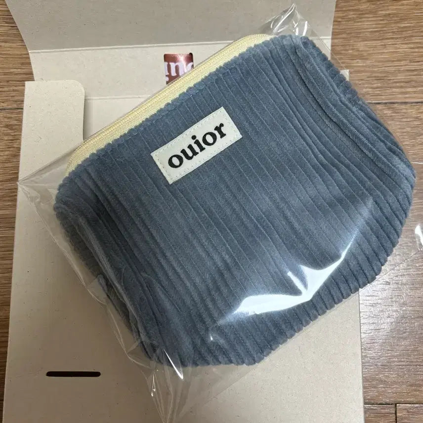 [BUNJANG] We All Everyday Corduroy Pouch / 위올 에브리데이 코듀로이 파우치(미개봉-새상품)