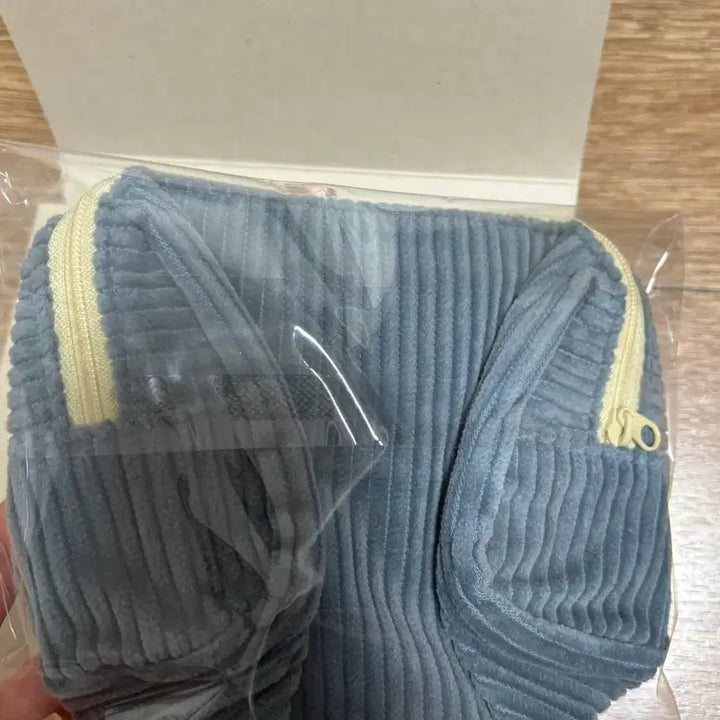 [BUNJANG] We All Everyday Corduroy Pouch / 위올 에브리데이 코듀로이 파우치(미개봉-새상품)