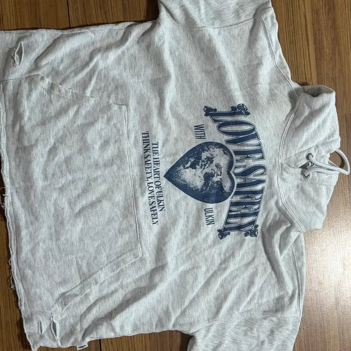 [BUNJANG] Ulkin Xiumin Distressed Love Safely Hoodie Light Gray / 얼킨 [엑소 시우민 착용] 디스트로이드 러브 세이플리 후드티 라이트 그레