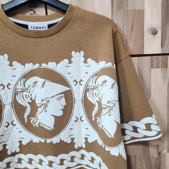 [BUNJANG] Tomboy Brown Embossed Crop Short Sleeve T-Shirt / 택포)톰보이 -브라운 엠보 크롭 반팔 티셔츠