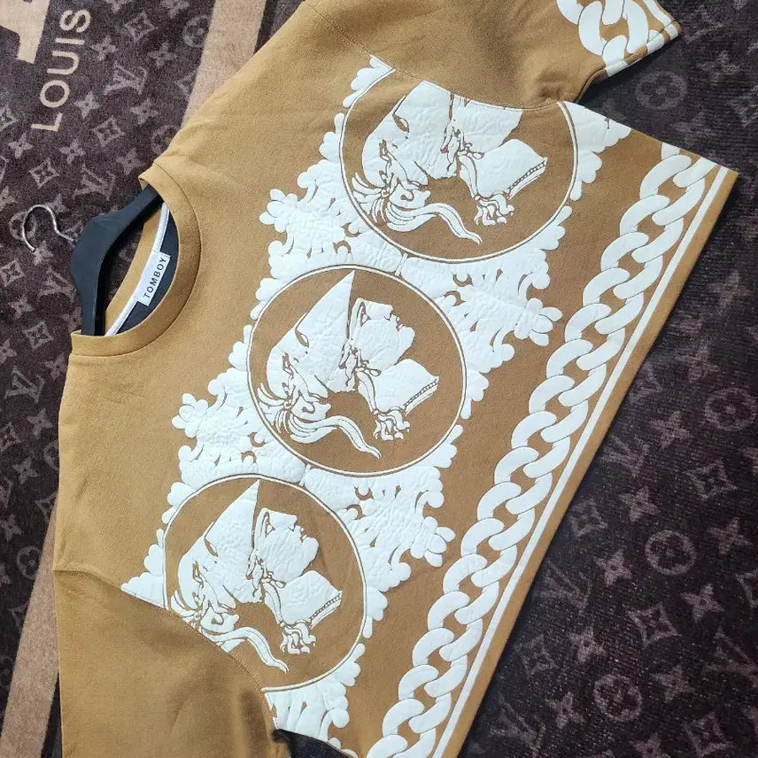 [BUNJANG] Tomboy Brown Embossed Crop Short Sleeve T-Shirt / 택포)톰보이 -브라운 엠보 크롭 반팔 티셔츠
