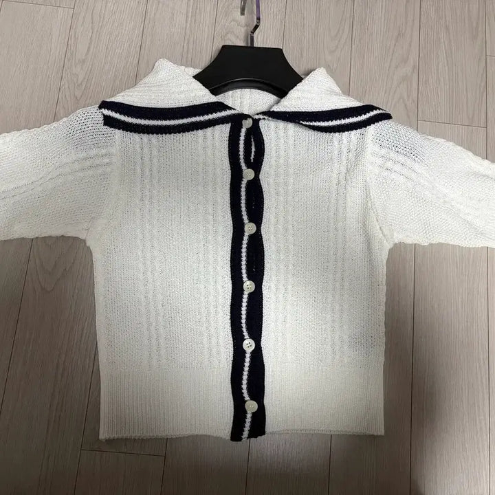 [SOLD OUT] 하케쉬 지젤 가디건