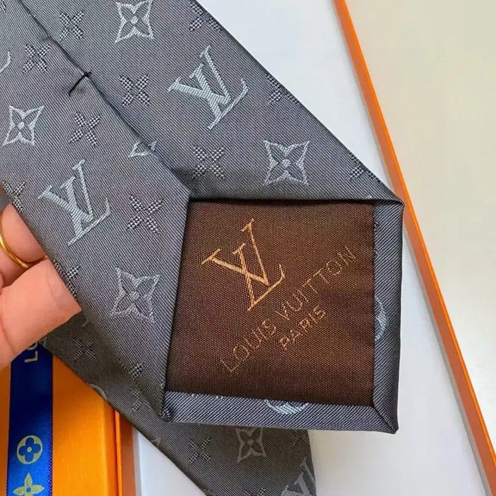 [BUNJANG] Louis Vuitton Tie / 루이비통 넥타이