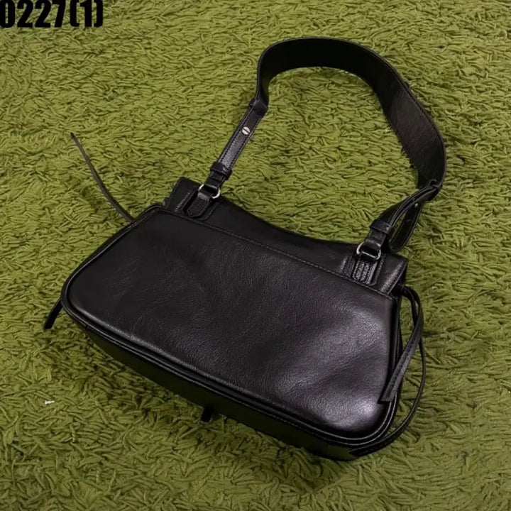 [BUNJANG] Archivepke Lock Tote Bag / 아카이브앱크 자물쇠 토트백