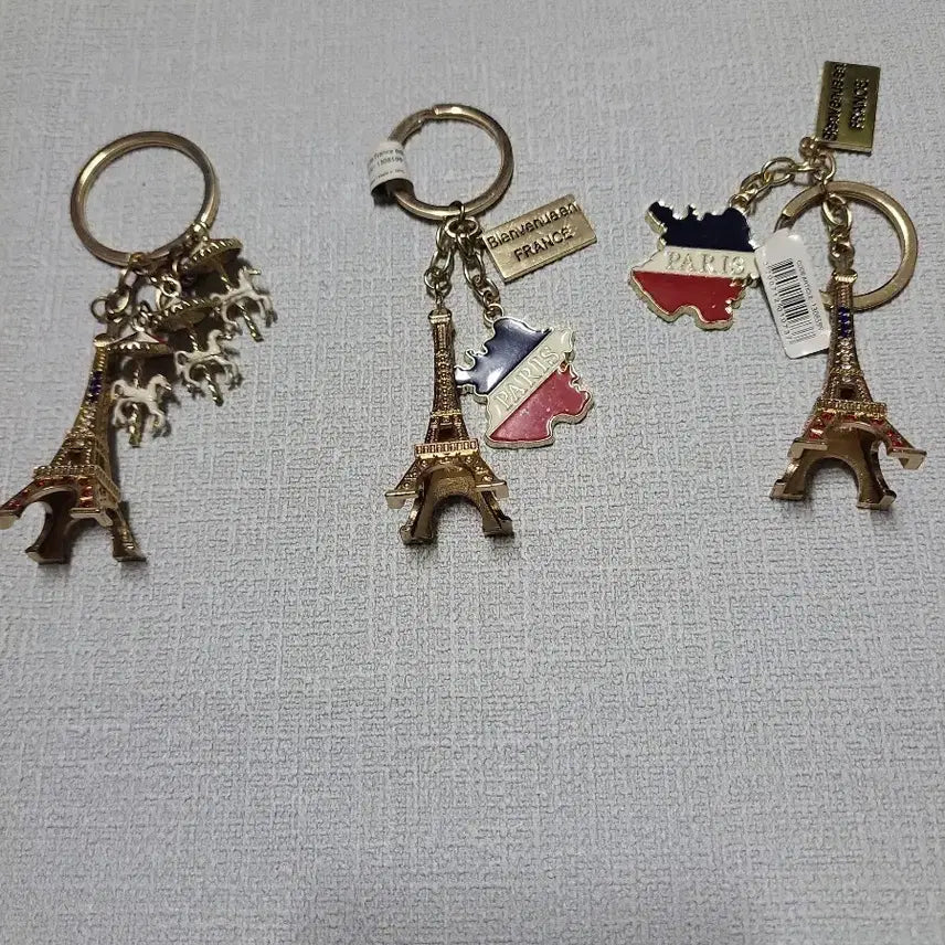[BUNJANG] Eiffel Tower Keyring Souvenir / [구매혜택안내]에펠탑 키링 파리 기념품 열쇠고리