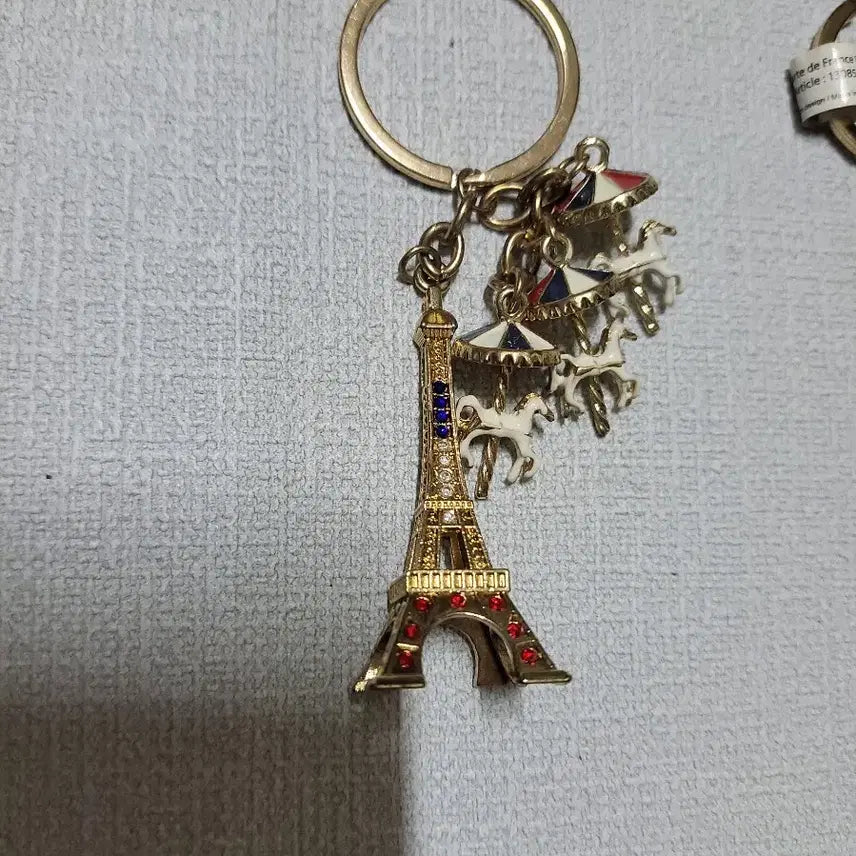 [BUNJANG] Eiffel Tower Keyring Souvenir / [구매혜택안내]에펠탑 키링 파리 기념품 열쇠고리